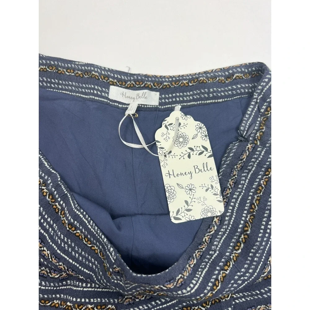Honey Belle Shorts Junior's Size Large Gray Blue‎ White Multi Lined NWT